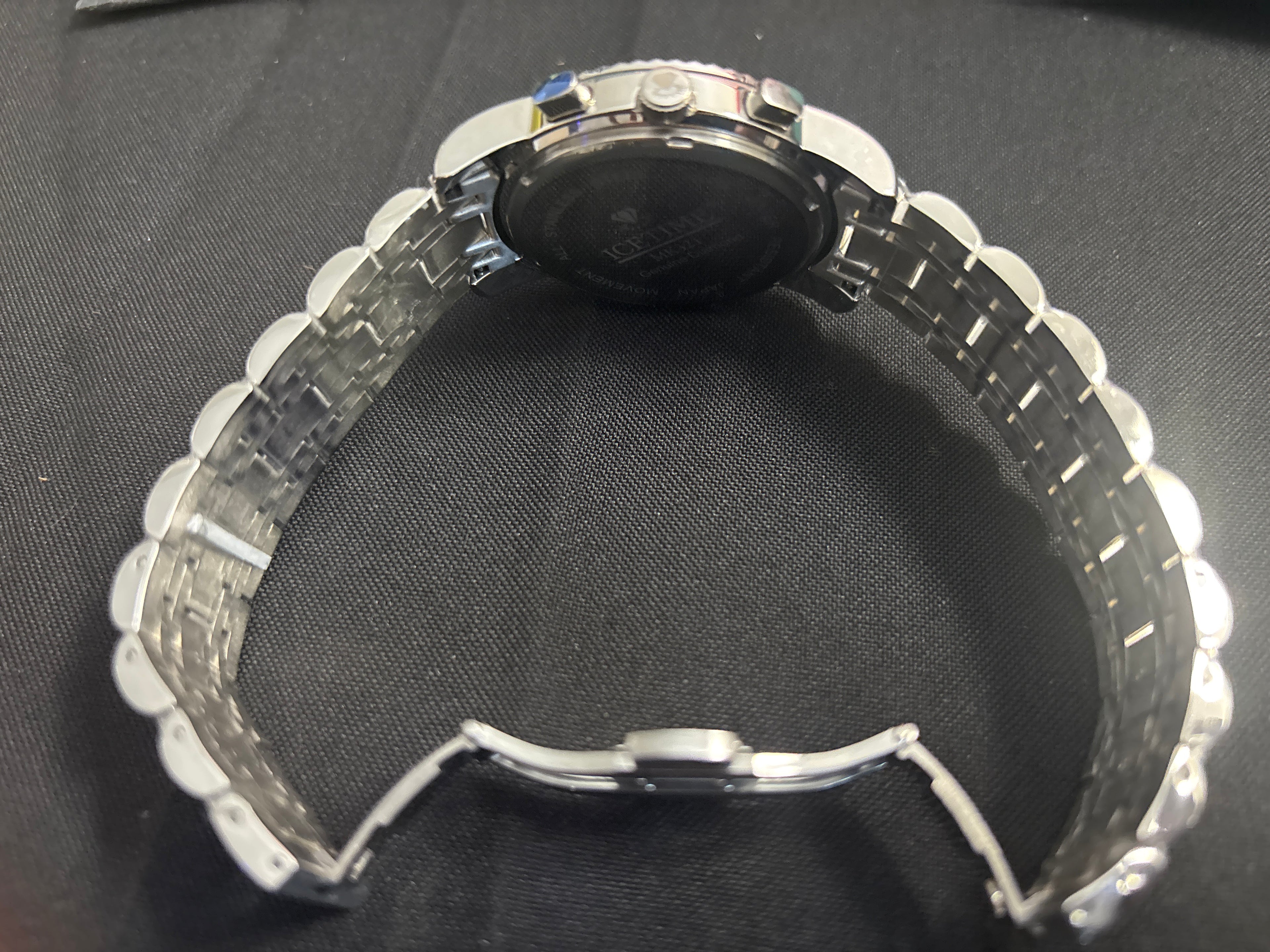 Icetime his/hers both full sets .10carat diamonds in each time piece.