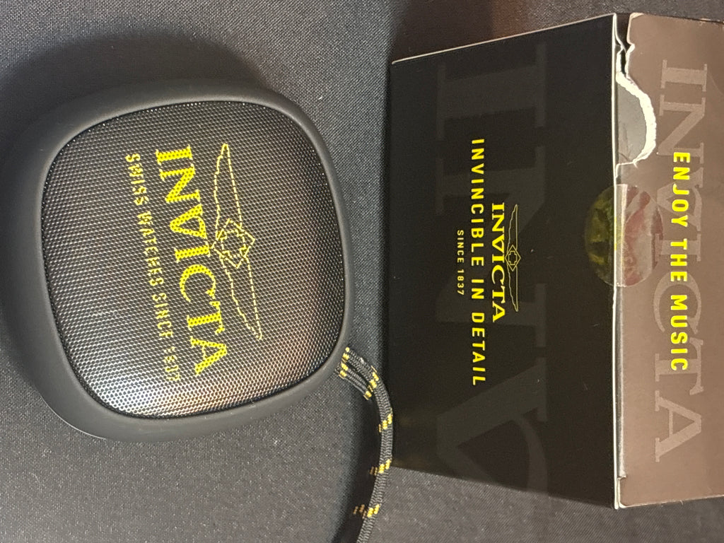 Rechargeable bluetooth speaker (LOUD)