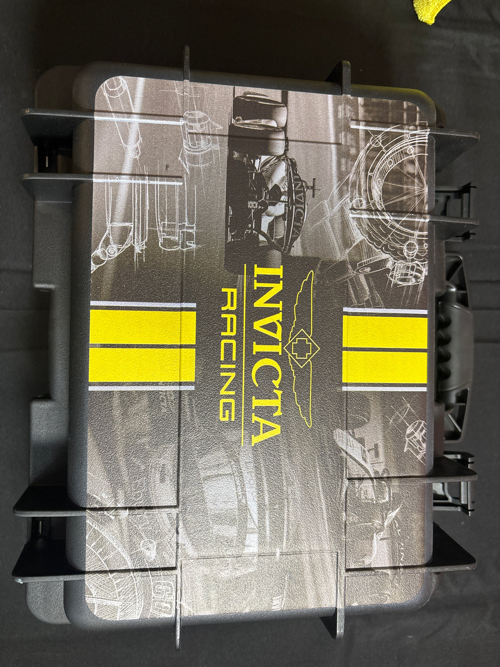 Invicta 8 count watch tough box (NEW)