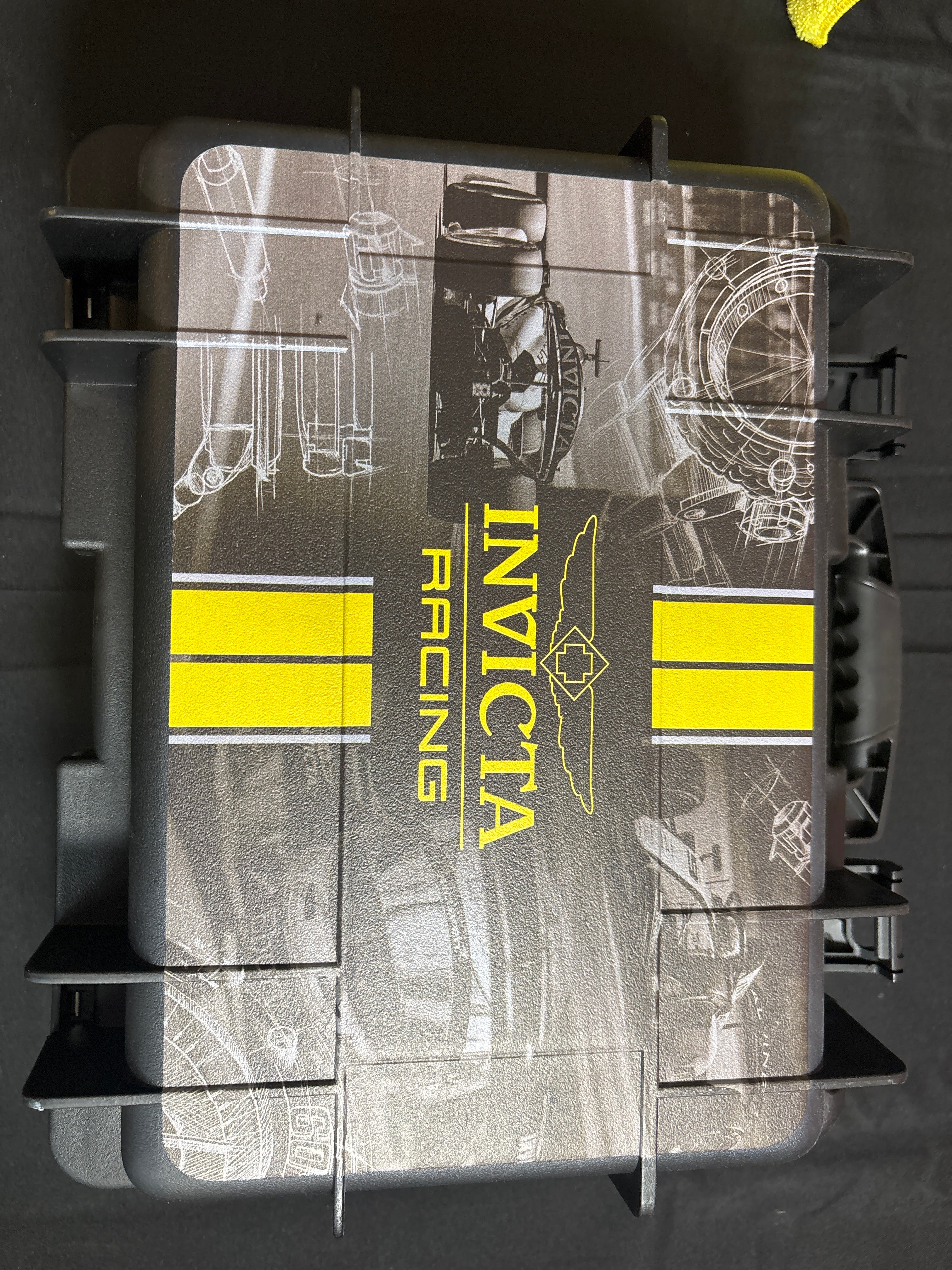 Invicta 8 count watch tough box (NEW)