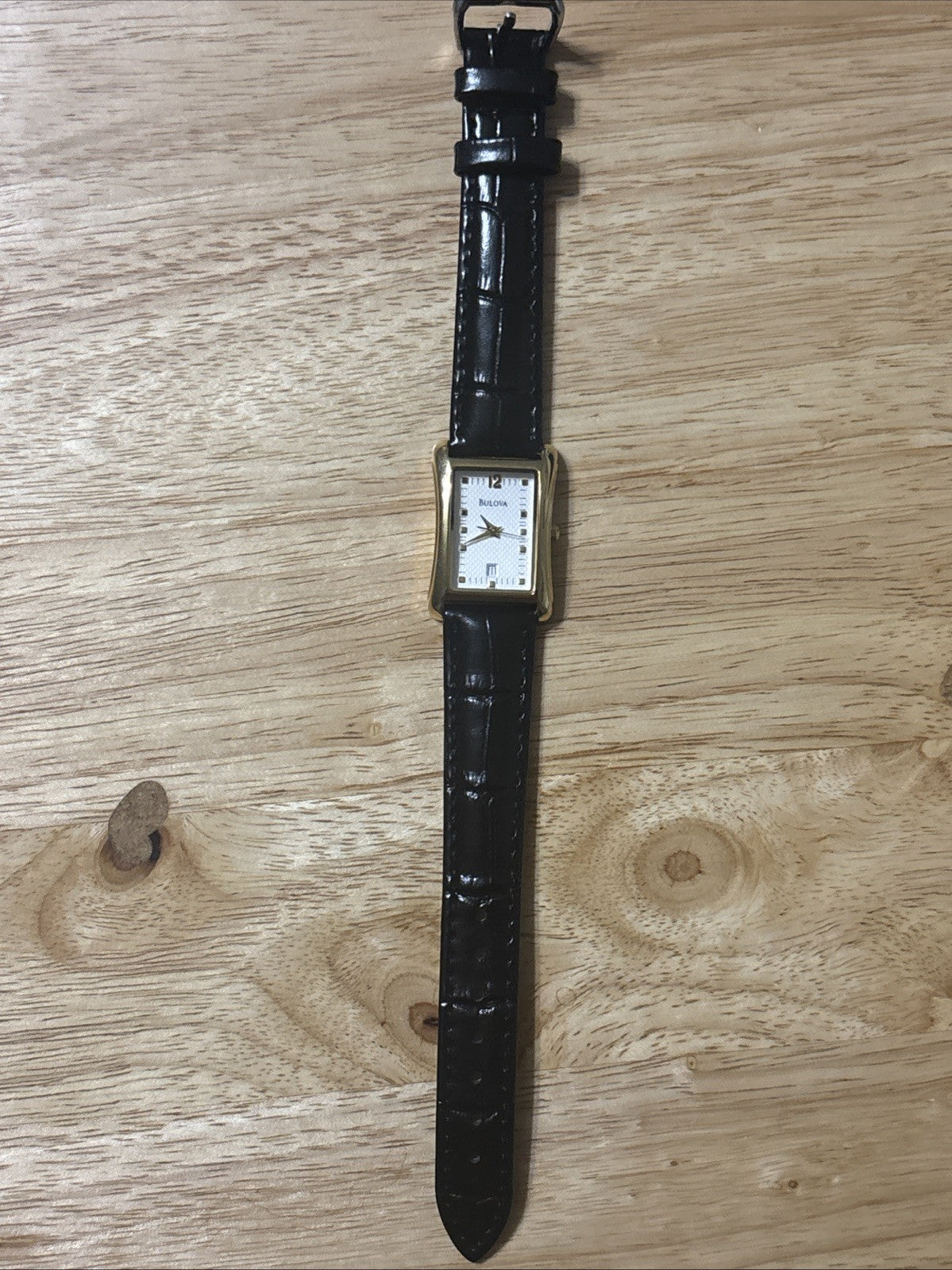 Gold Tone Tank Bulova 97m48 Ladies Watch