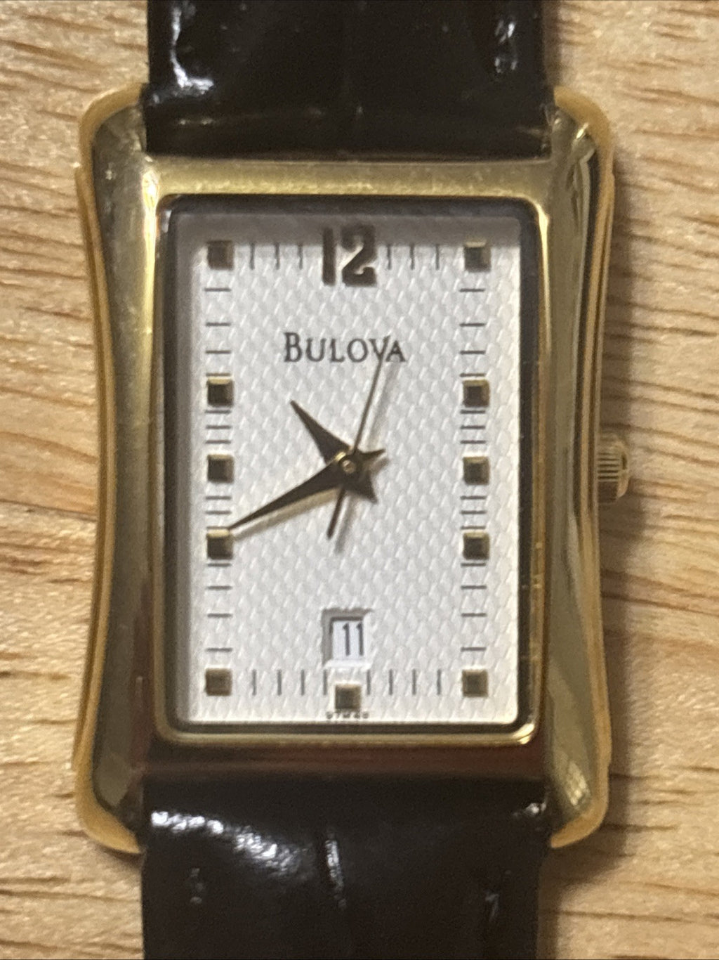 Gold Tone Tank Bulova 97m48 Ladies Watch