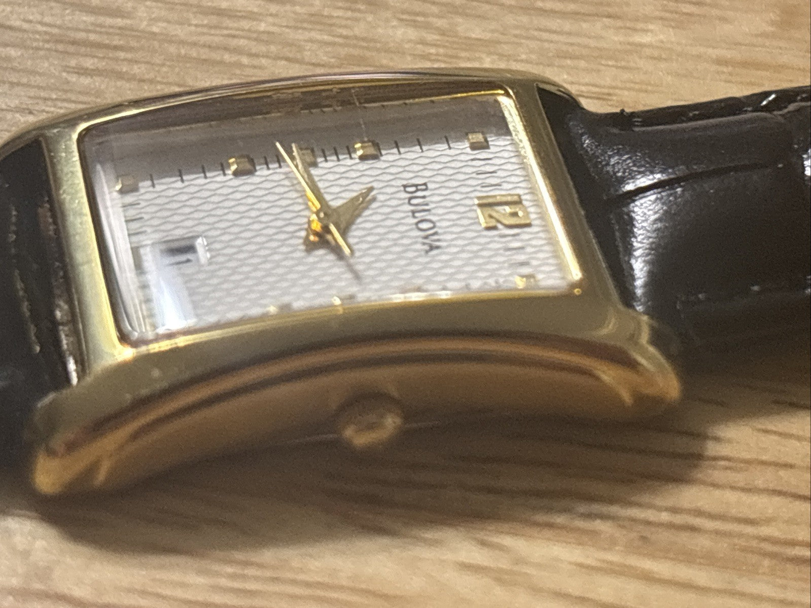 Gold Tone Tank Bulova 97m48 Ladies Watch